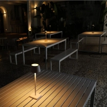 Cordless restaurant table LED lamp for indoor and outdoor