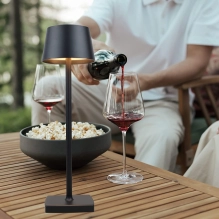 Cordless restaurant table LED lamp for indoor and outdoor